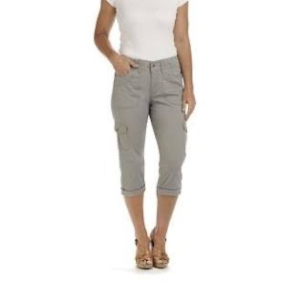 Lee Womens NWT Relaxed Fit Mid Rise Cargo Capri Pants Frost Grey Size 18 Medium
